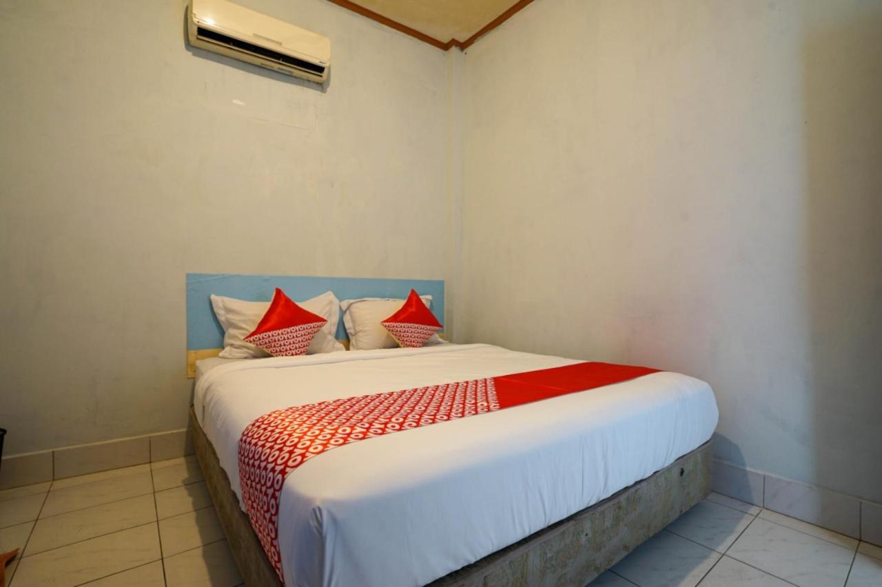 Oyo 2876 Hotel Idayu Palembang Exterior photo