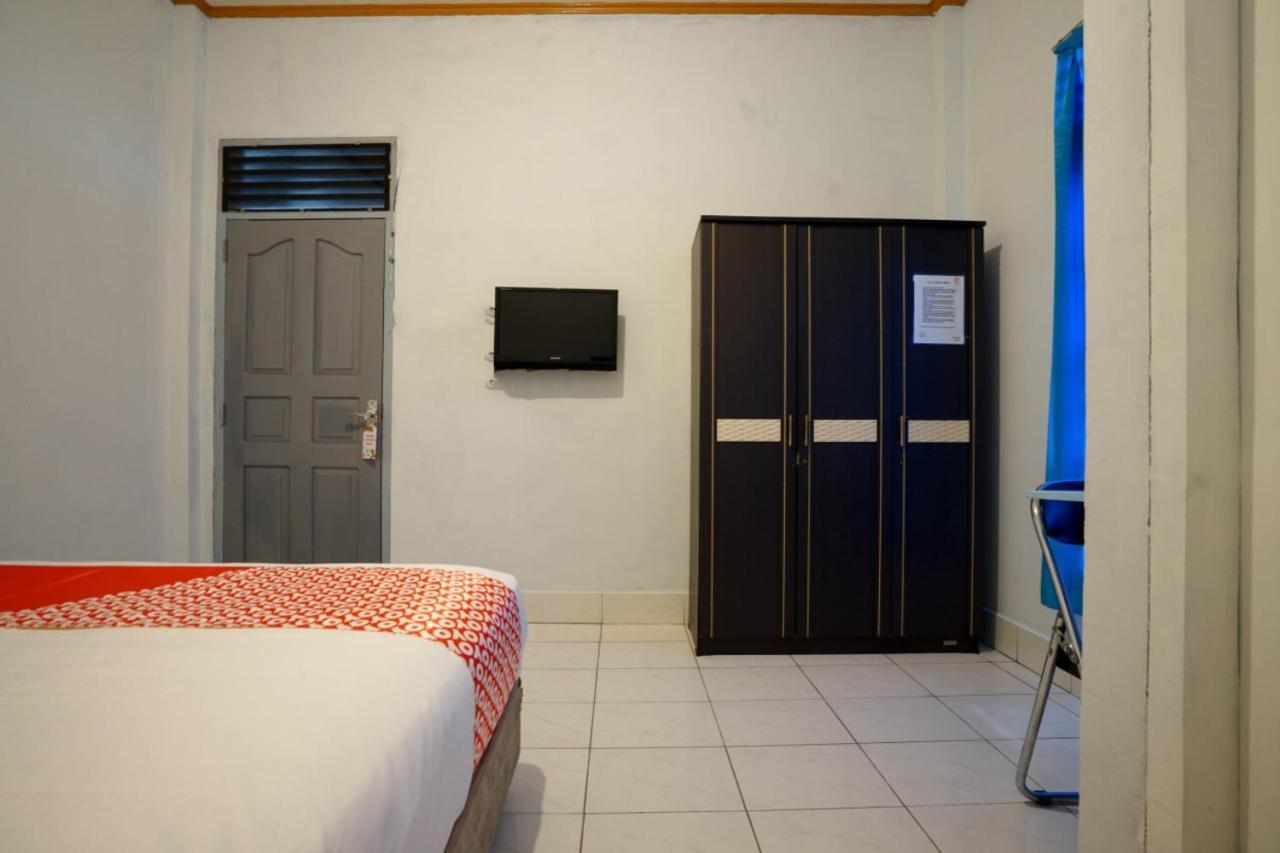 Oyo 2876 Hotel Idayu Palembang Exterior photo
