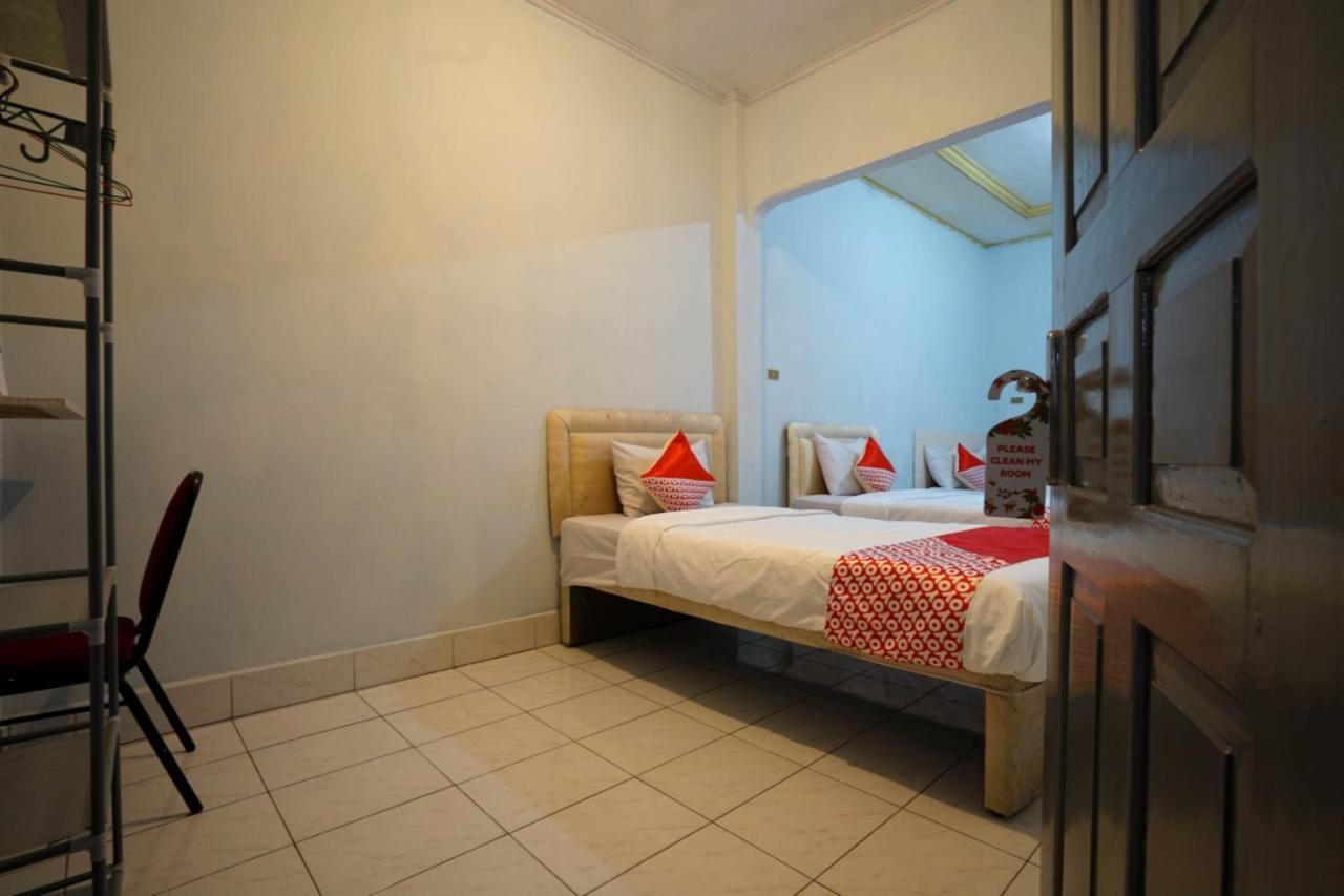 Oyo 2876 Hotel Idayu Palembang Exterior photo