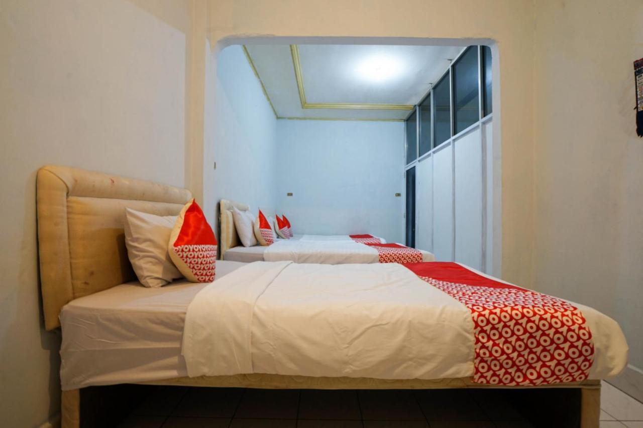 Oyo 2876 Hotel Idayu Palembang Exterior photo